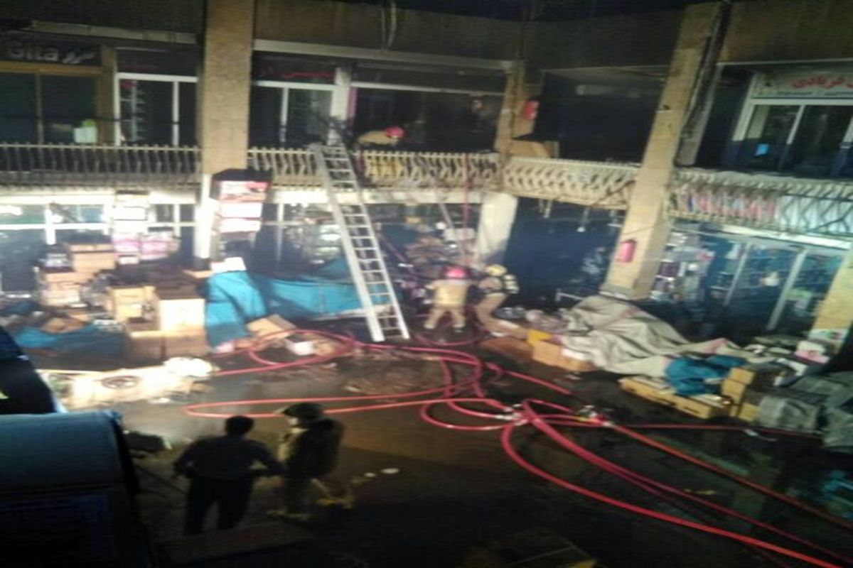 آتش سوزی ۳۰ مغازه بازار تهران خسارات مالی زیادی برجا گذاشت